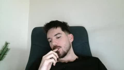 Snapshot of tomylind chatting on May 1, 10:20 am Onlyfans - Tomylind keep you in touch there online show from May 1, 10:20 am