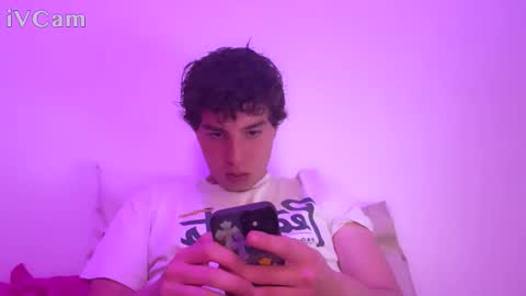 toni_y_sam online show from April 29, 1:21 am