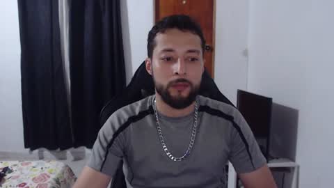 Snapshot of tony__ribas chatting on July 17, 11:31 pm Tony Ribas. online show from July 17, 11:31 pm