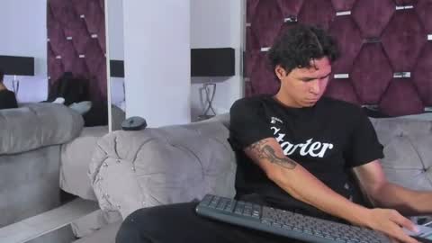 Snapshot of tonybenedetti chatting on June 26, 8:46 pm Tony Benedetti online show from June 26, 8:46 pm