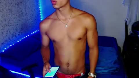 tonydesire_ online show from May 28, 8:06 pm