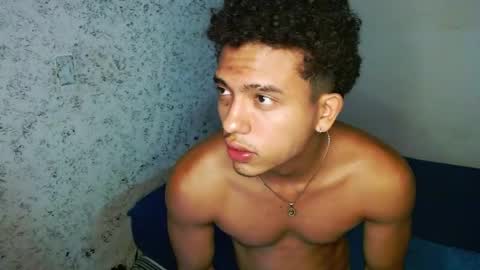 tonydesire_ online show from May 29, 7:34 pm