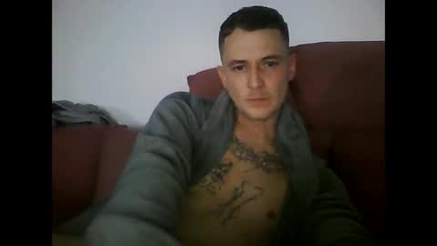 Snapshot of tonystrawberry chatting on January 18, 4:49 am tonystrawberry online show from January 18, 4:49 am