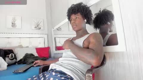 Snapshot of toower_ chatting on February 19, 2:40 am T O W E R online show from February 19, 2:40 am