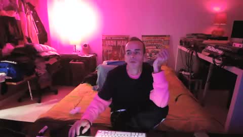 Snapshot of torosko chatting on February 22, 10:19 pm Torosko online show from February 22, 10:19 pm