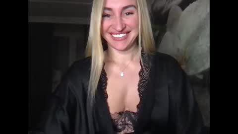 tosyna07555 online show from February 27, 9:36 pm