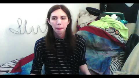 Snapshot of totalfuckingadorable chatting on April 27, 2:31 am Luna online show from April 27, 2:31 am