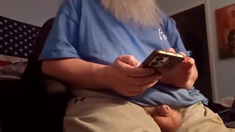 totallyawesome_65 online show from April 9, 6:02 am