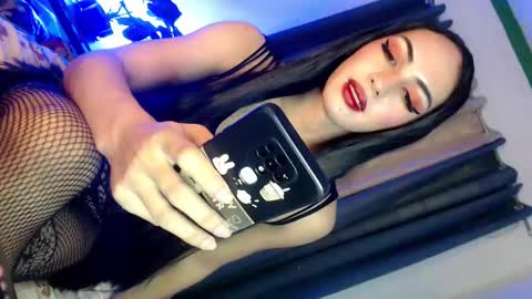 Snapshot of touch_my_body_daddy chatting on February 21, 2:50 am touch_my_body_daddy online show from February 21, 2:50 am