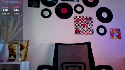 Snapshot of tox1ccherry chatting on March 3, 4:29 am Melina online show from March 3, 4:29 am