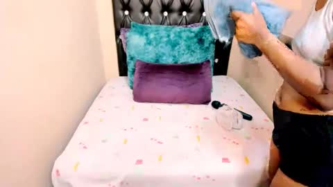 toxicfantasy4u online show from March 9, 6:23 pm