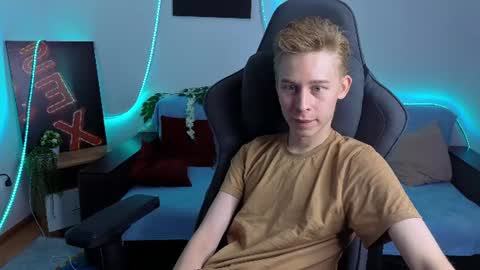 Max online show from July 16, 11:16 am