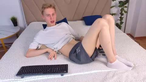 Max online show from July 26, 11:28 am