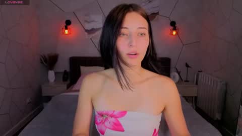 tracey_gill online show from July 8, 9:14 am