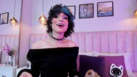 Tracy  online show from March 28, 7:57 pm