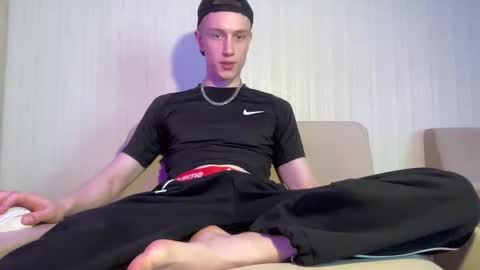Travis online show from April 30, 8:20 am
