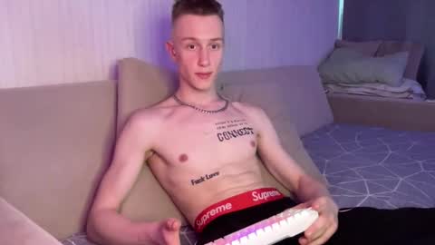 Travis online show from May 6, 9:36 am