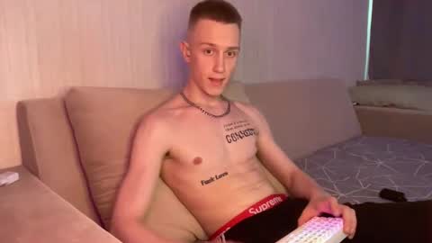 Travis online show from May 8, 9:58 am