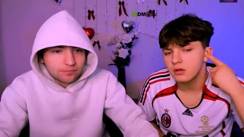 Travis online show from March 13, 9:05 am