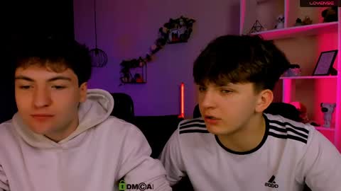 Travis online show from March 18, 9:45 am