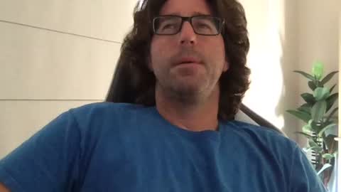 TravisKenn online show from April 27, 11:30 am