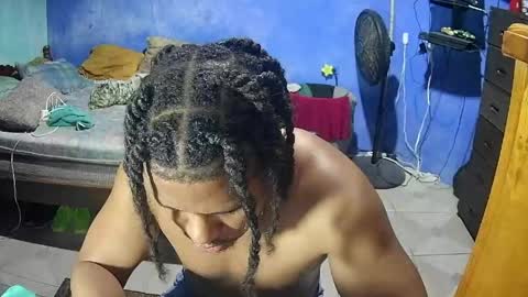 travisx_ online show from May 26, 5:47 am