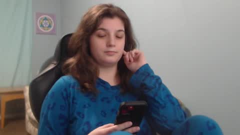 TreeJeanne online show from March 11, 2:43 am