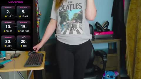 TreeJeanne online show from December 16, 5:18 pm