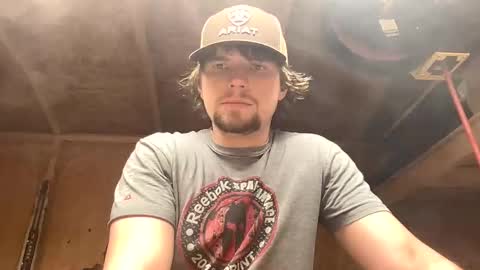 Snapshot of treeman817 chatting on March 19, 6:34 pm treeman817 online show from March 19, 6:34 pm