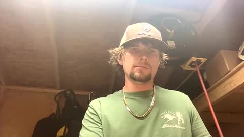 Snapshot of treeman817 chatting on March 22, 4:16 am treeman817 online show from March 22, 4:16 am