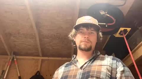 treeman817 online show from May 11, 9:45 pm