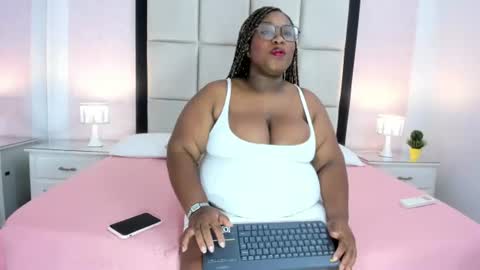 Treisy Vixen big ass online show from July 3, 3:24 am