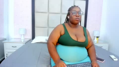 Treisy Vixen big ass online show from July 4, 3:45 am