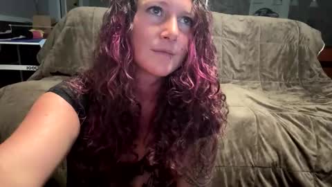 trevsmommy626 online show from May 17, 2:09 am