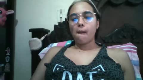 triana_bell online show from January 29, 10:22 pm