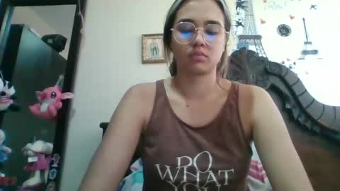 triana_bell online show from February 12, 3:16 pm