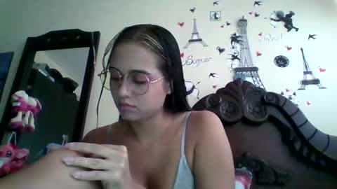 triana_bell online show from October 2, 5:31 pm