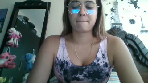 triana_bell online show from October 11, 1:53 pm
