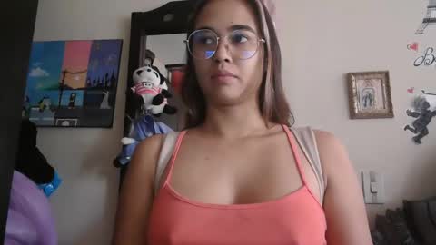 triana_bell online show from February 28, 3:02 pm