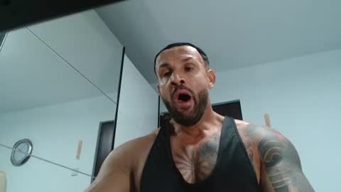Snapshot of tridentmuscles chatting on May 14, 10:55 am tridentmuscles online show from May 14, 10:55 am