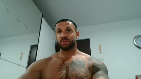 Snapshot of tridentmuscles chatting on May 15, 8:16 pm tridentmuscles online show from May 15, 8:16 pm