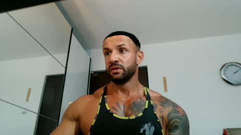 Snapshot of tridentmuscles chatting on June 10, 11:09 am tridentmuscles online show from June 10, 11:09 am