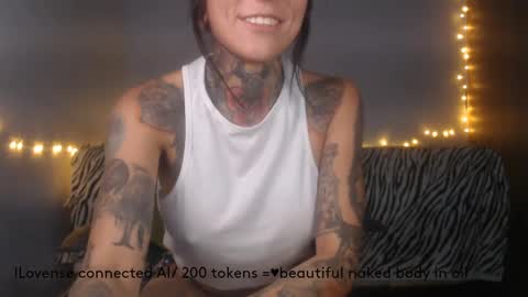 Snapshot of tristan_fantasycam22 chatting on December 19, 11:25 pm Tristan And Samara online show from December 19, 11:25 pm