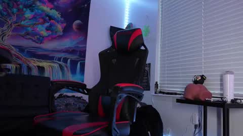 tristanhardwood online show from February 15, 11:12 pm