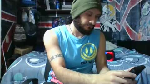 Snapshot of trizquelmen chatting on February 9, 3:32 am Andrew online show from February 9, 3:32 am