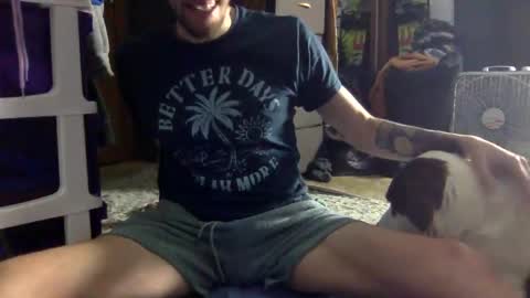 Snapshot of troal93 chatting on April 4, 1:26 am troal93 online show from April 4, 1:26 am