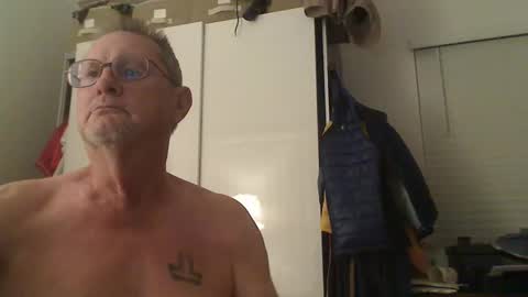 Snapshot of troffer1020 chatting on October 31, 2:01 am Troffer online show from October 31, 2:01 am