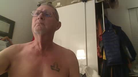 Snapshot of troffer1020 chatting on November 5, 12:54 am Troffer online show from November 5, 12:54 am