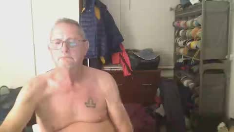 Snapshot of troffer1020 chatting on February 4, 12:49 am Troffer online show from February 4, 12:49 am