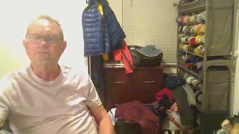 Snapshot of troffer1020 chatting on February 13, 3:35 am Troffer online show from February 13, 3:35 am